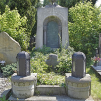 Hrob zakladatelů spolku v Olomouci-Neředíně
