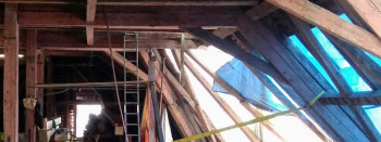 Rozsáhlá rekonstrukce střechy muzea pokračuje