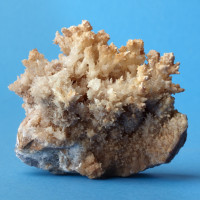 Kalcit - sintr, keříčkovitý agregát, lokalita Vitošov - lom